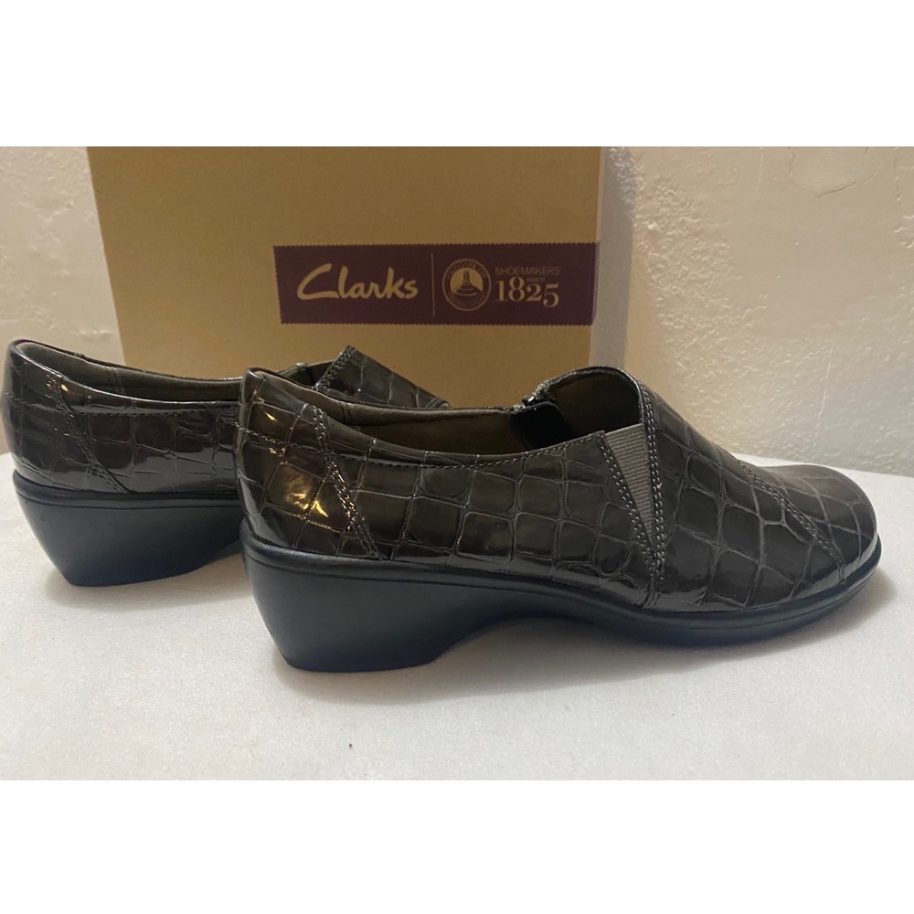 Clarks Women's Brown Faux Crocodile Embossed Slip On Shoes Side Zip Comfort 6.5W - Picture 6 of 9